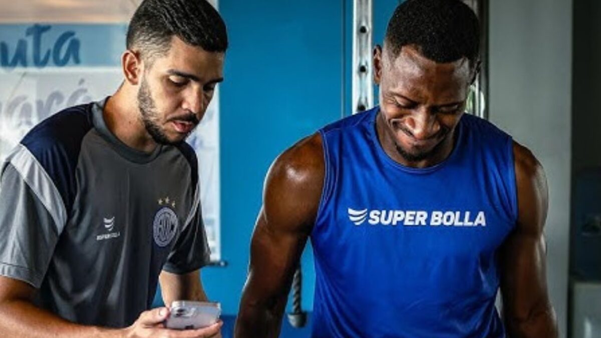 Confiança anuncia saída do volante Matheus Blade