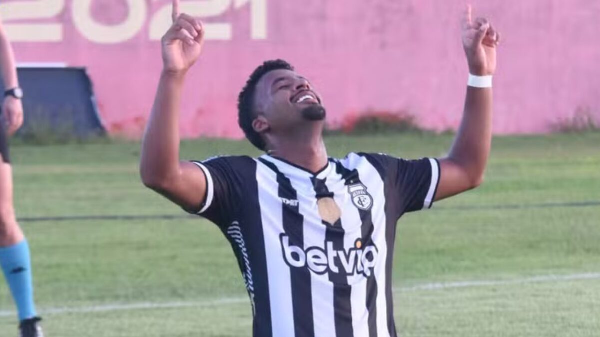 Juazeirense oficializa a contratação do atacante Jefinho, ex-Treze