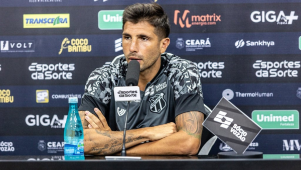 Lucas Mugni destaca início do Ceará no Brasileirão e mira primeira vitória como visitante contra o Santos 1 Lucas Mugni - Coletiva Ceará