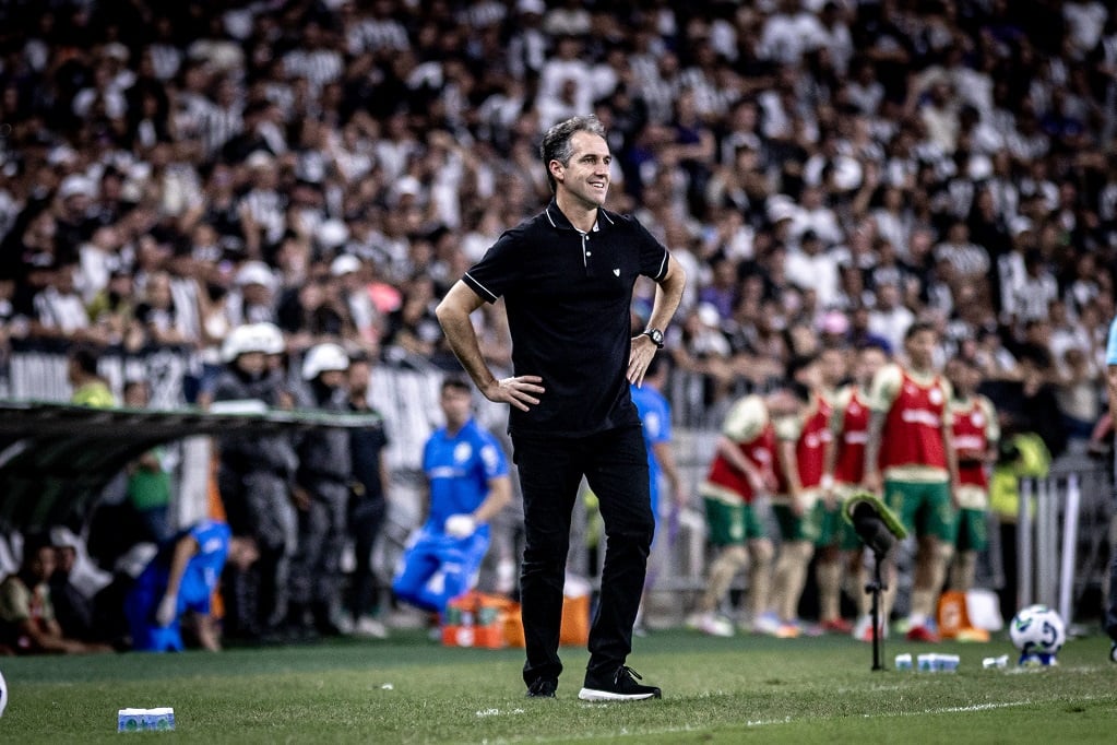 Condé exalta atuação do Ceará em vitória contra o Sport e projeta manter nível: “Brigar por algo maior”