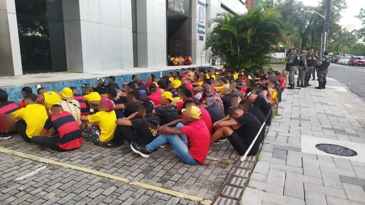 PM efetua 166 prisões por tumulto em deslocamento para jogo do Sport na Ilha do Retiro