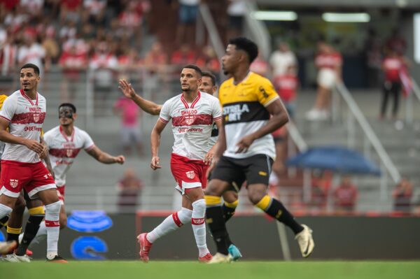 CRB vence Criciúma no Rei Pelé e entra no G4 da Série B 2 CRB vence Criciúma pela Série B 2025