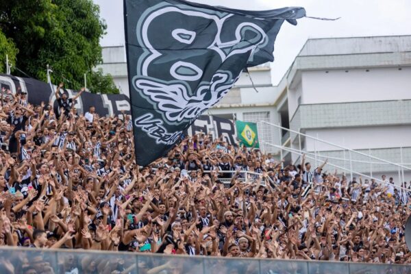 Ceará inicia check-in para jogo contra o Vitória no Estádio Presidente Vargas 1 Ceará - Torcida - Presidente Vargas