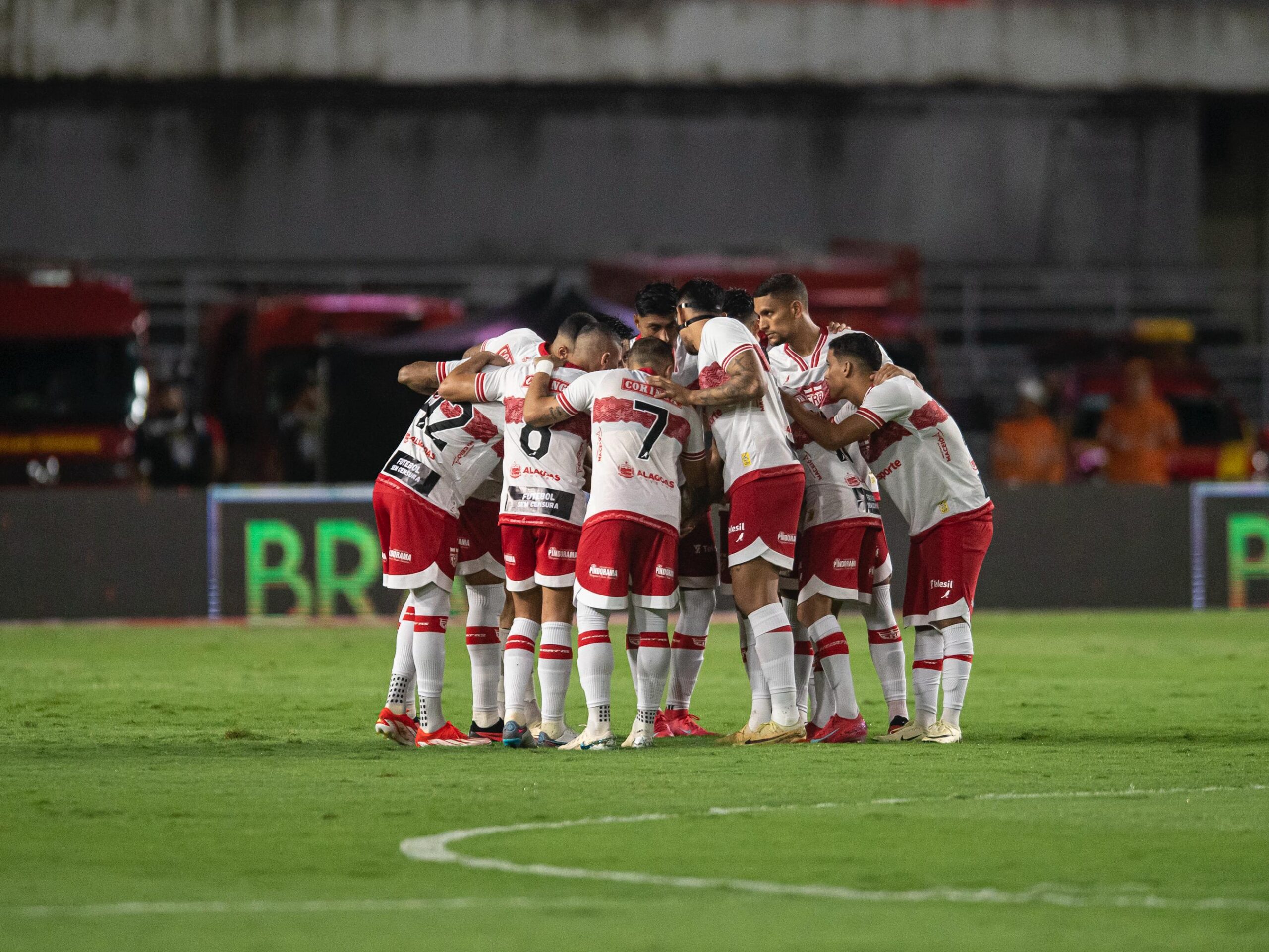 Após três derrotas seguidas, CRB recebe o líder Coritiba pela Série B