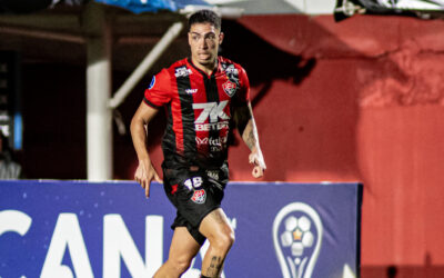 Vitória comunica rescisão com lateral Hugo