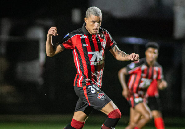 Confira os jogadores do Vitória que ainda não fizeram sete jogos na Série A 3 Janderson, atacante do Vitória - Foto: Victor Ferreira/EC Vitória