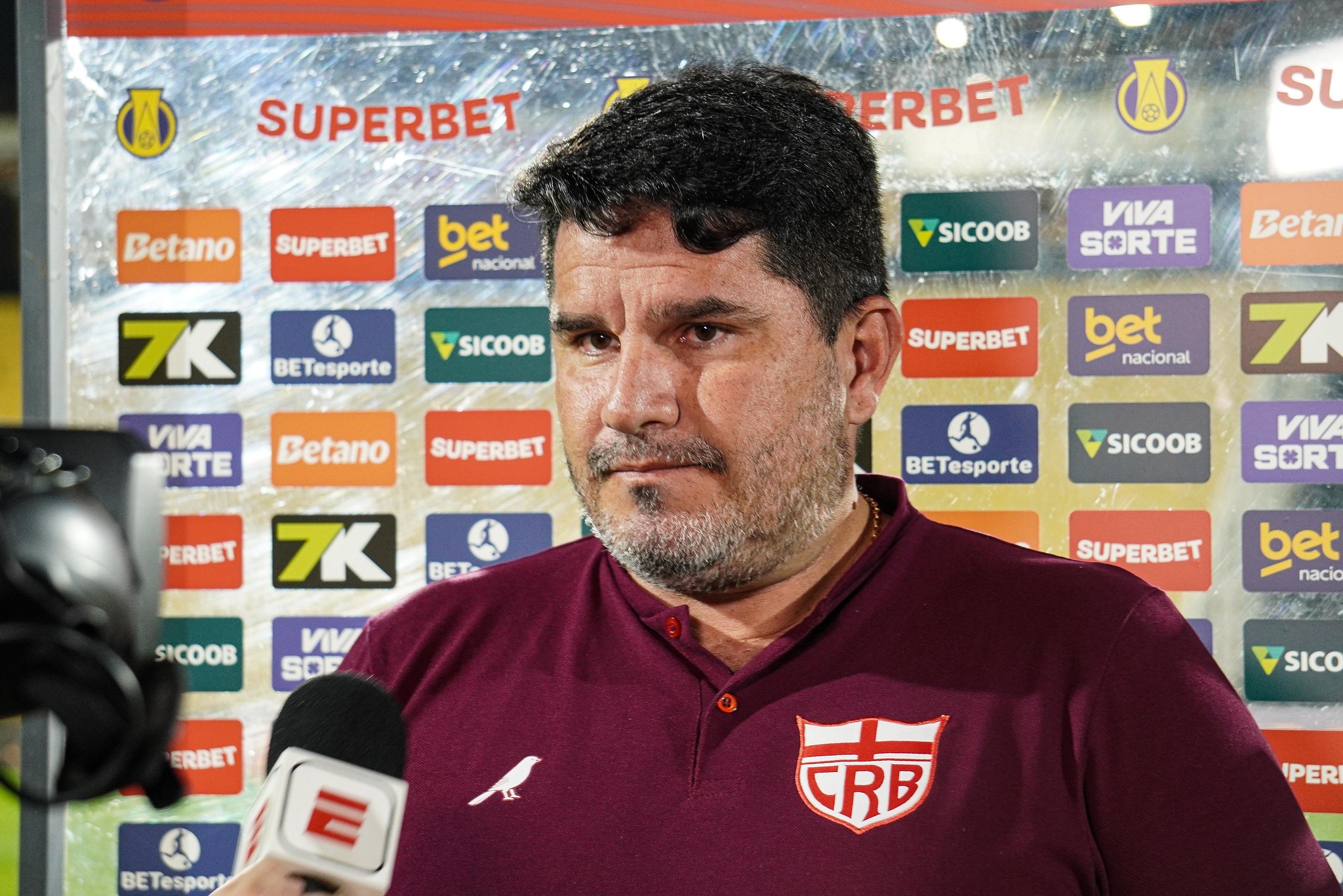 Técnico do CRB lamenta falta de eficiência no ataque e assume responsabilidade pela derrota
