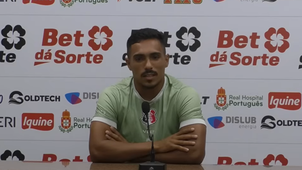 Meia do Santa Cruz elogia o Central, adversário do próximo jogo, e comenta fase do ataque tricolor