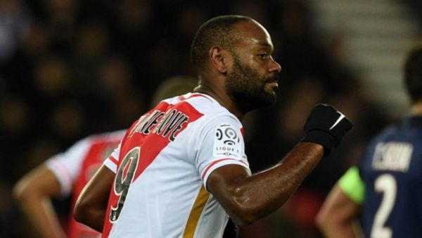 Perfil oficial do AS Monaco publica mensagem de aniversário para Vágner Love, atacante do Retrô 1 Vágner Love na época do AS Monaco