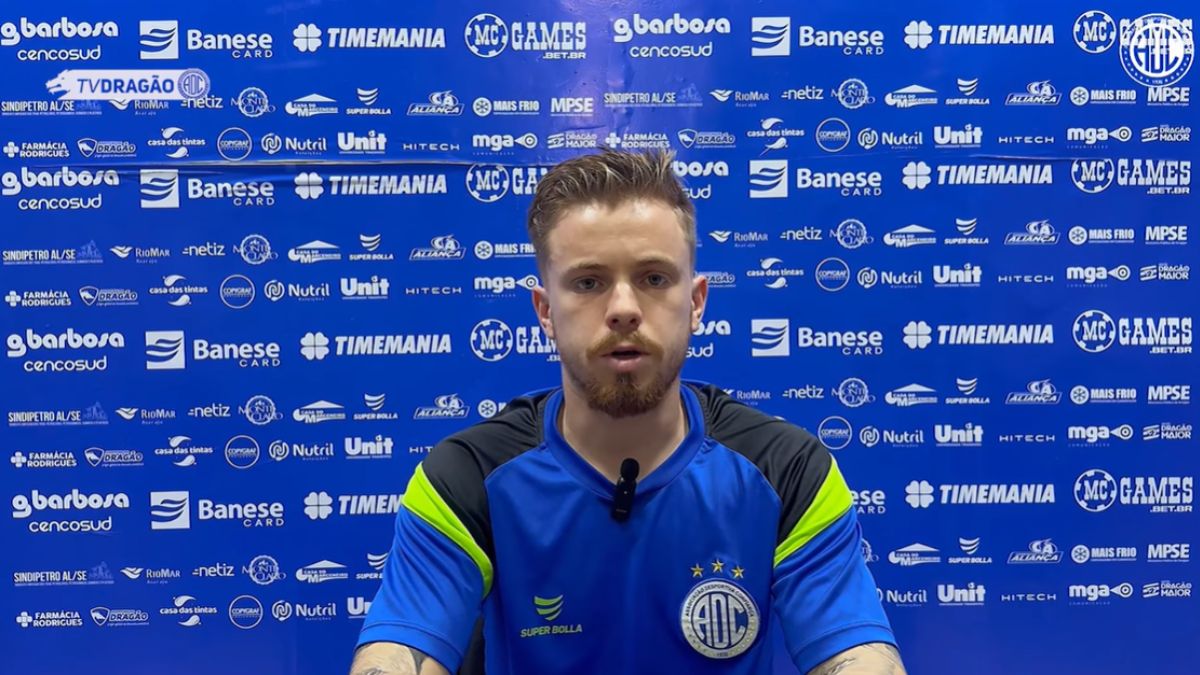 Apresentado no Confiança, Nicholas se coloca à disposição para duelo contra o Ypiranga-RS