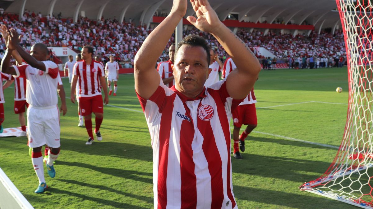 FPF doará parte de renda de jogo para Kuki, ex-atacante e ídolo do Náutico 1 Kuki, ex-atacante e ídolo do Náutico