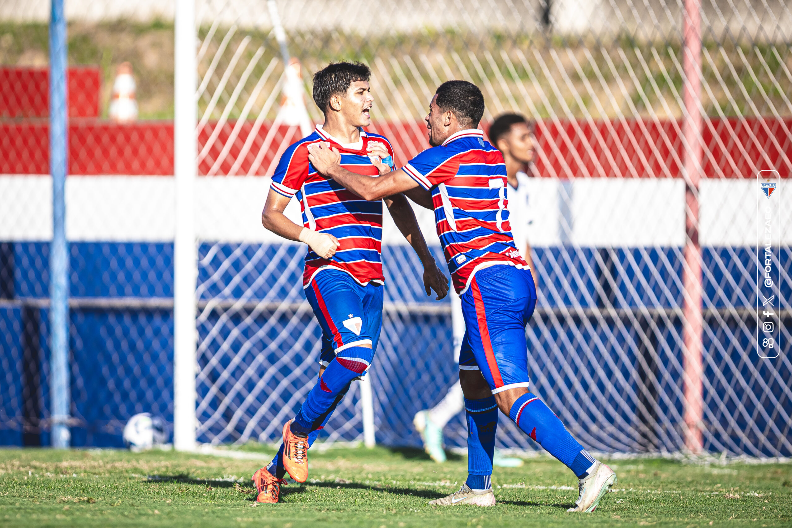 Fortaleza goleia Bahia e dispara na liderança do Brasileirão Sub-17