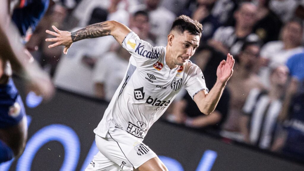 Escobar, do Santos, projeta reencontro com o Fortaleza, seu ex-time: “Sensação estranha”