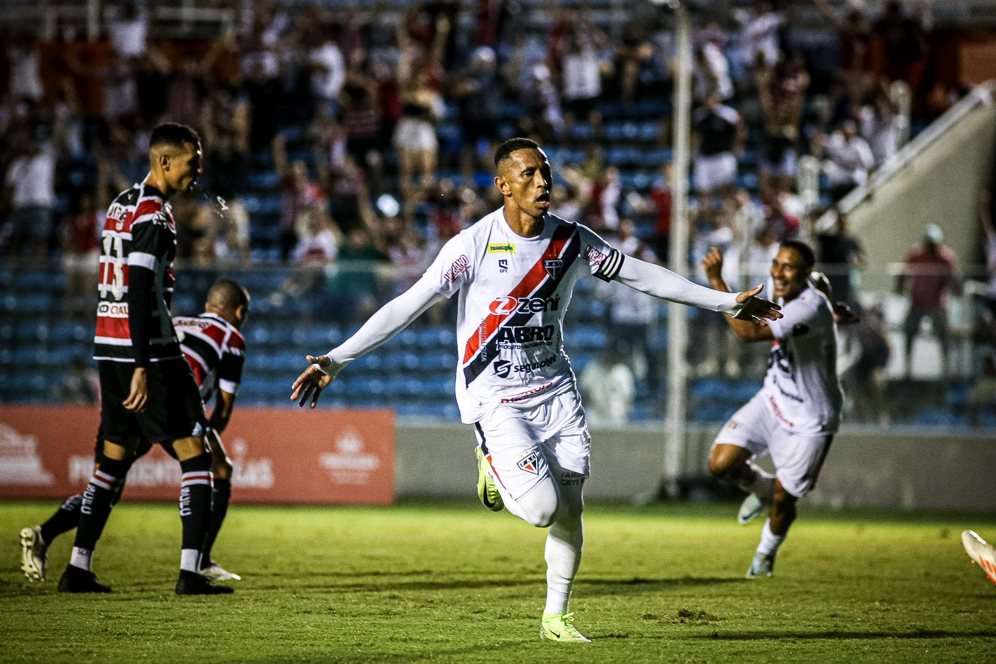 Série D: Ferroviário vira sobre o Santa Cruz e entra no G4