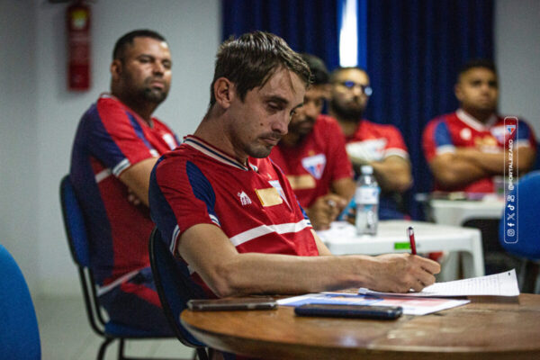 Laion Bilíngue: Fortaleza oferece aulas de inglês para atletas da base e colaboradores 1 Fortaleza - Aulas de Inglês