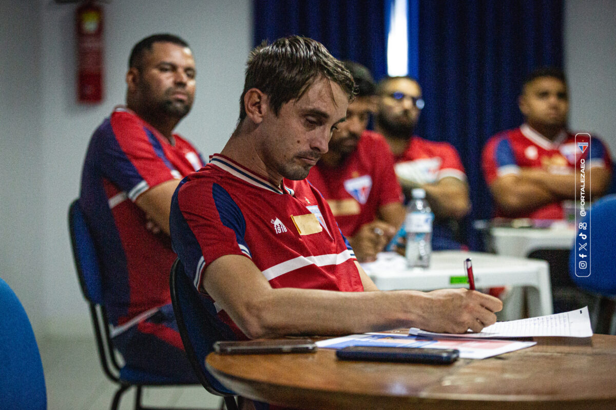 Laion Bilíngue: Fortaleza oferece aulas de inglês para atletas da base e colaboradores