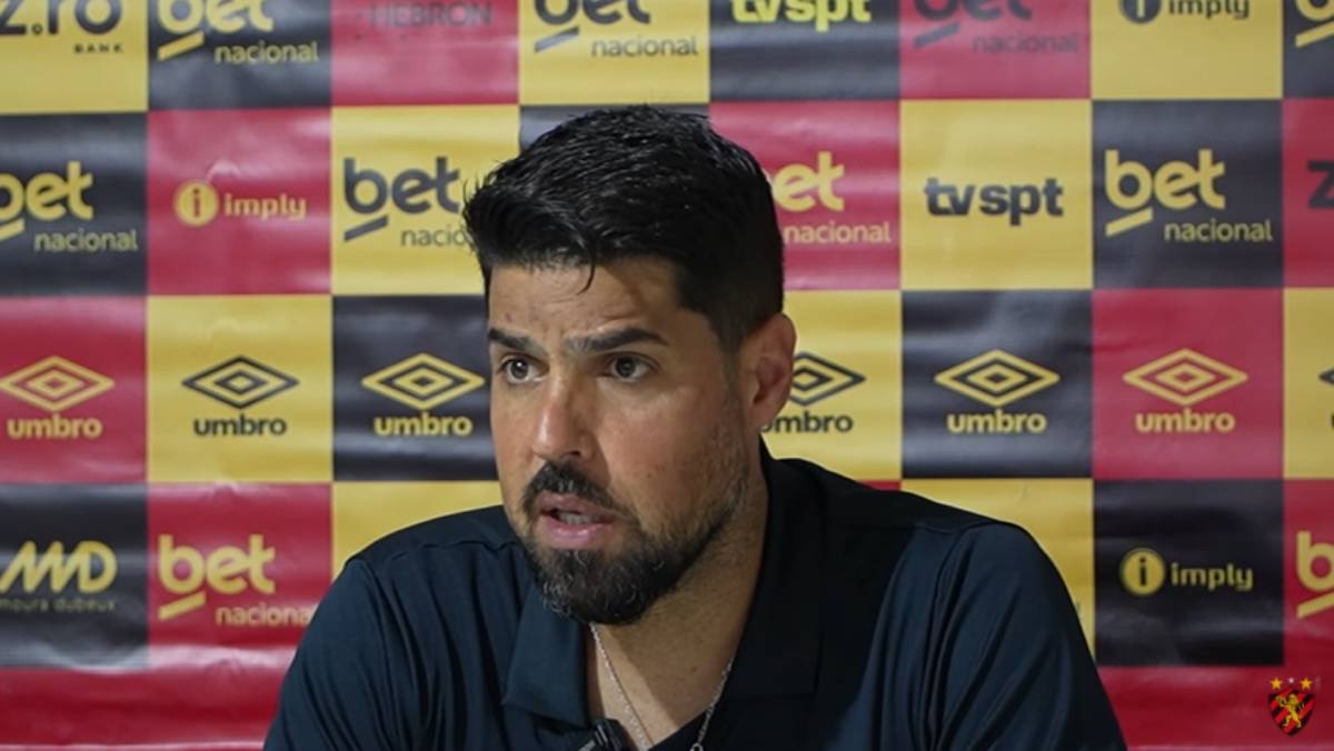 António Oliveira dispara contra elenco após nova derrota do Sport: “Só vai ficar aqui quem for comprometido com a causa”