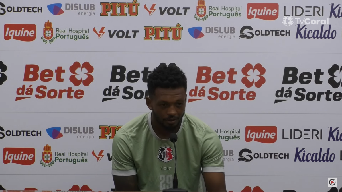 De volta aos trabalhos, lateral do Santa Cruz valoriza sequência e foca em momento decisivo da Série D 1 De volta aos trabalhos, lateral do Santa Cruz valoriza sequência como titular e foca em reta final da Série D