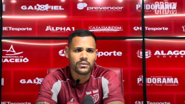 Mikael comenta primeiro gol com a camisa do CRB após passar dois anos longe dos gramados 1 Mikael-CRB