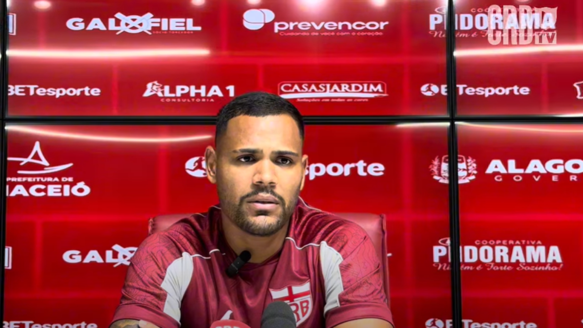 Mikael comenta primeiro gol com a camisa do CRB após passar dois anos longe dos gramados