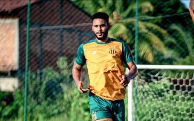 Zagueiro do Sampaio, Yan demonstra ansiedade por clássico contra Maranhão: “Estou louco para começar essa partida”