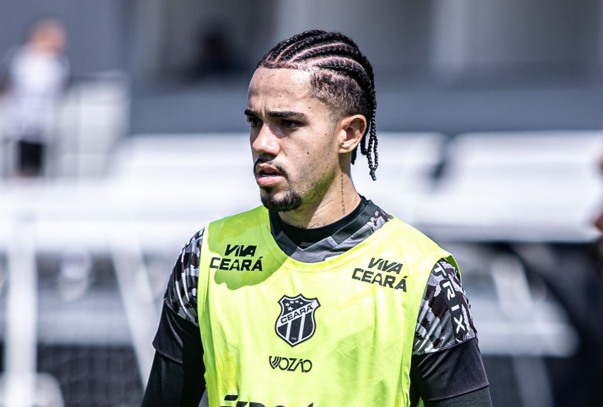 Em comum acordo, Ceará rescinde contrato do meio-campista Léo Rafael