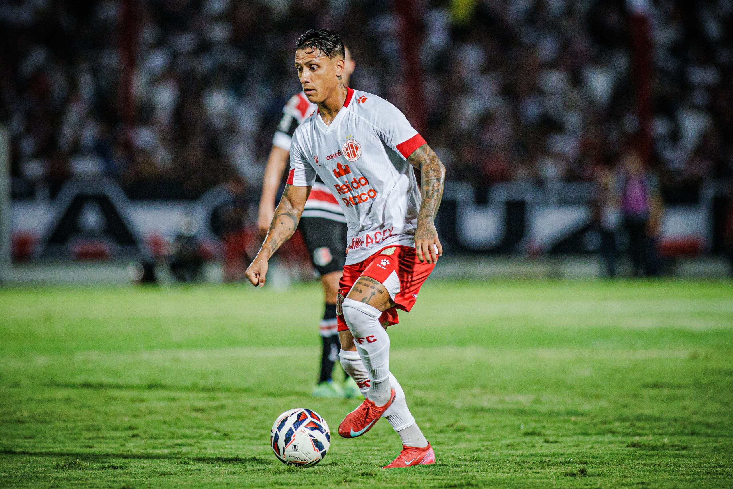 Dudu Figueiredo projeta jogo difícil contra o CSA no Nordestão e destaca força do América-RN como mandante 1 Dudu Figueiredo - Meia - América-RN