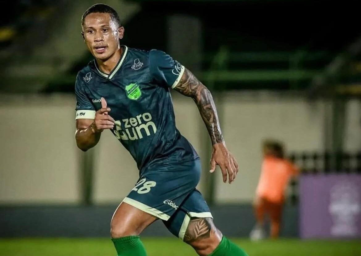 Pablo Gabriel comemora primeiro gol no Floresta e destaca objetivo do clube na Série C 1 Pablo Gabriel - Volante - Floresta