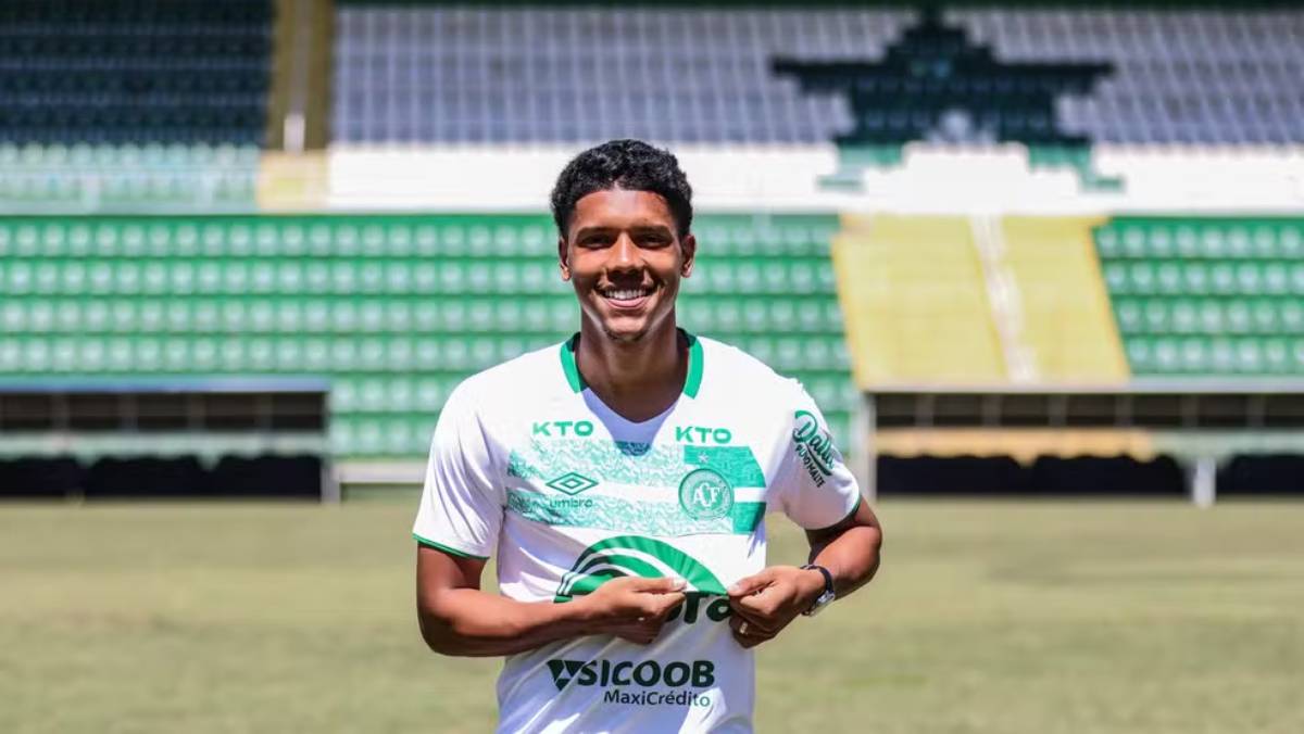 Pedro Martins emprestado pelo Sport à Chapecoense — Foto: Julliana Paulino/ACF