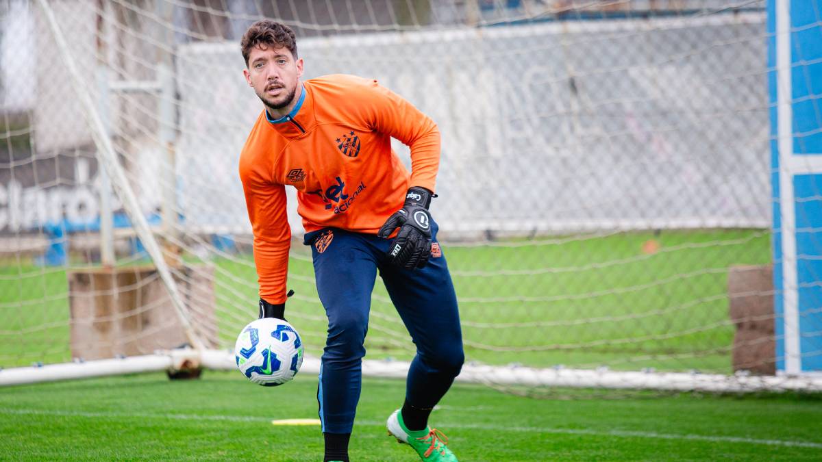 Com retorno de Caíque França, Sport finalização preparação e segue viagem para duelo contra o Vitória, em Salvador