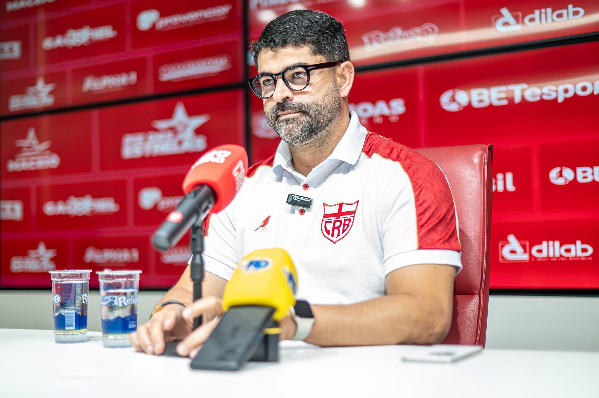 Executivo do CRB elogia trabalho de Barroca e diz que clube segue no mercado para reforçar o elenco