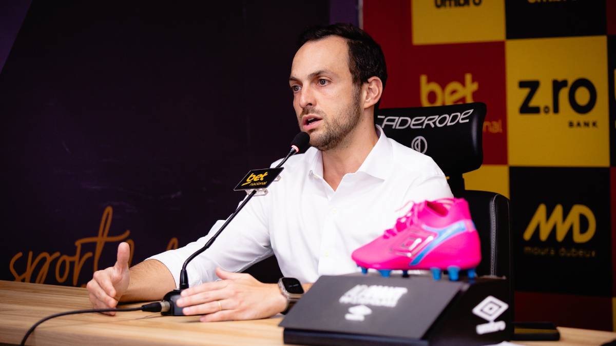 Diretor exalta evolução do time, blinda Daniel Paulista e analisa mercado do Sport: “Os atletas olham a tabela e ficam pensativos”