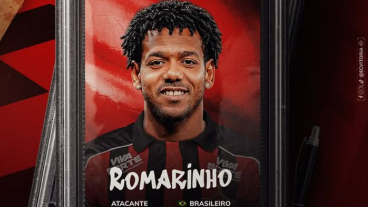 Vitória oficializa a contratação do atacante Romarinho