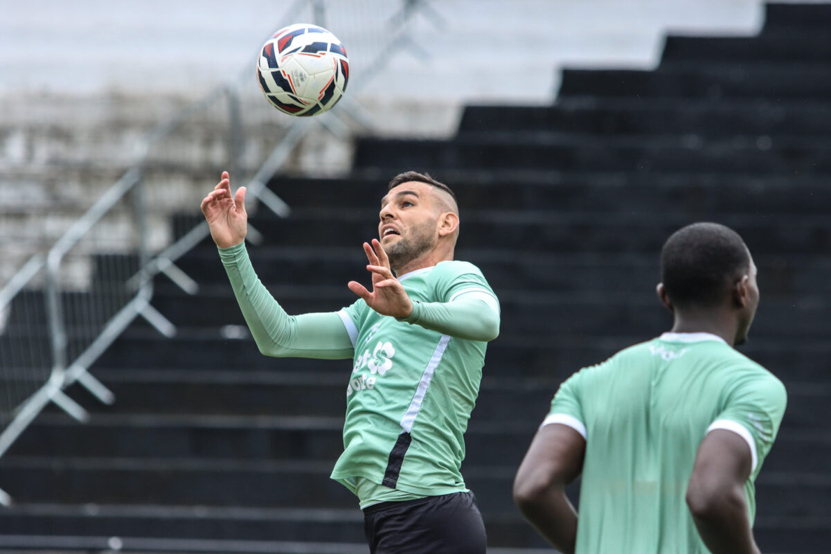Sem Matheus Vinícius, Santa Cruz terá William Alves de volta ao time titular contra o América-RN; veja o provável time