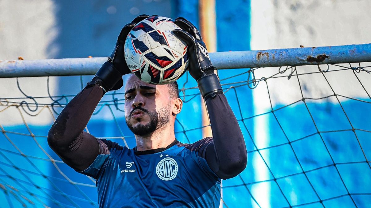 Confiança anuncia saída do goleiro Jeferson Souza