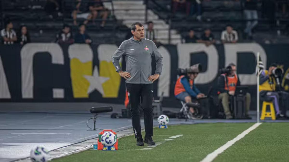 Carille valoriza ponto somado contra o Botafogo, mas diz que atuação do Vitória não agradou: “Sabemos que podemos mais”
