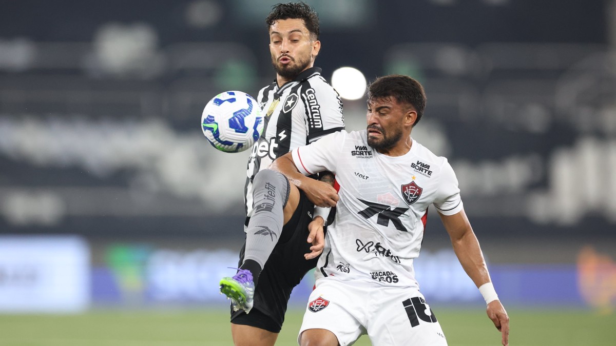 Ronald, volante do Vitória