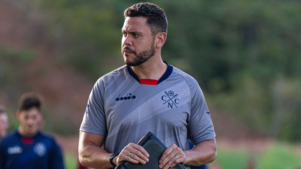 Guilherme dos Anjos destaca alta cobrança no elenco do Náutico para jogo contra o Anápolis, pela Série C