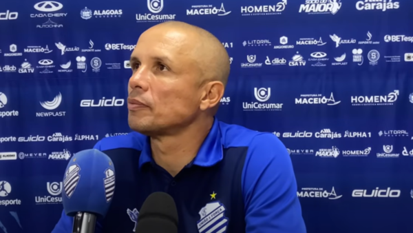 Higo Magalhães lamenta derrota do CSA para o Caxias-RS: “Tem vezes que as coisas fogem do nosso controle” 1 Higo Magalhães-Técnico-CSA