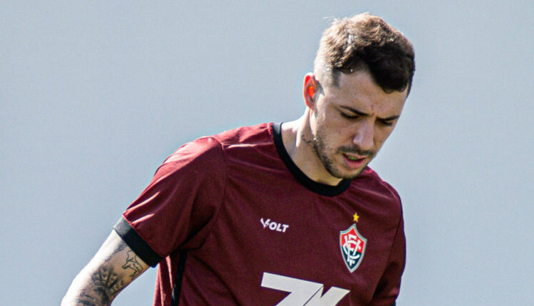 Vitória: Renzo López é registrado no BID e pode jogar contra o Internacional