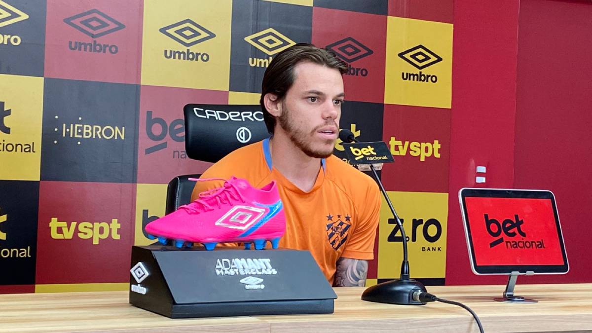 Chrystian Barletta valoriza evolução do Sport e celebra apoio da torcida antes do duelo contra o Santos: “Eles viram nossa melhora”