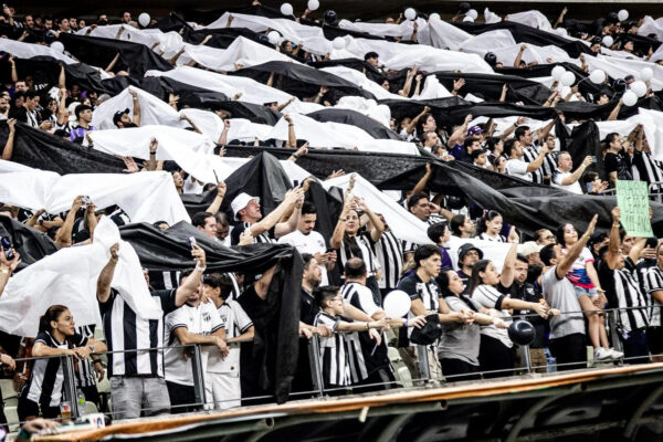 Ceará abre venda de ingressos para partida contra o Corinthians, pelo Brasileirão 1 Torcida Ceará - Arena Castelão