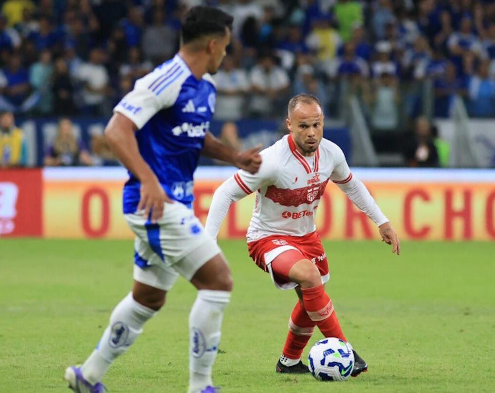 CRB segura o empate sem gols com o Cruzeiro no primeiro jogo das oitavas de final da Copa do Brasil