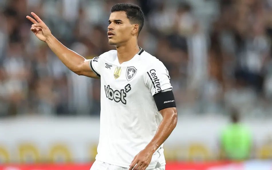 Fortaleza acerta contratação do volante Danilo Barbosa, do Botafogo