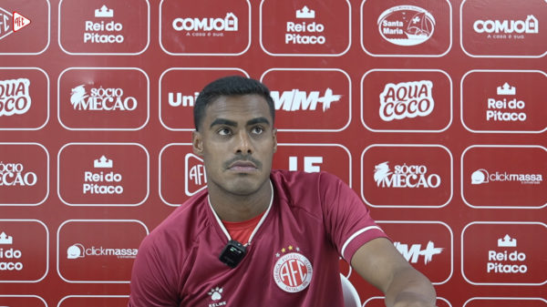 América-RN: Ferreira avalia últimos confrontos do Mecão e vê partida difícil contra o Central 1 Ferreira, volante do América-RN - Foto: Reprodução/América de Natal