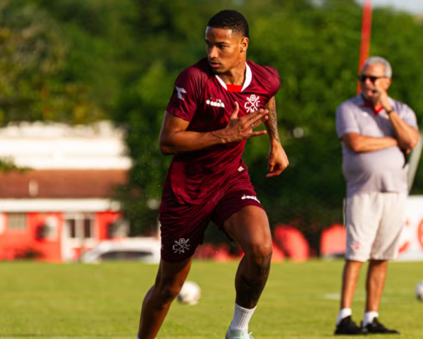 Lucas Cardoso, novo meia do Náutico - Foto: Gabriel França/Náutico