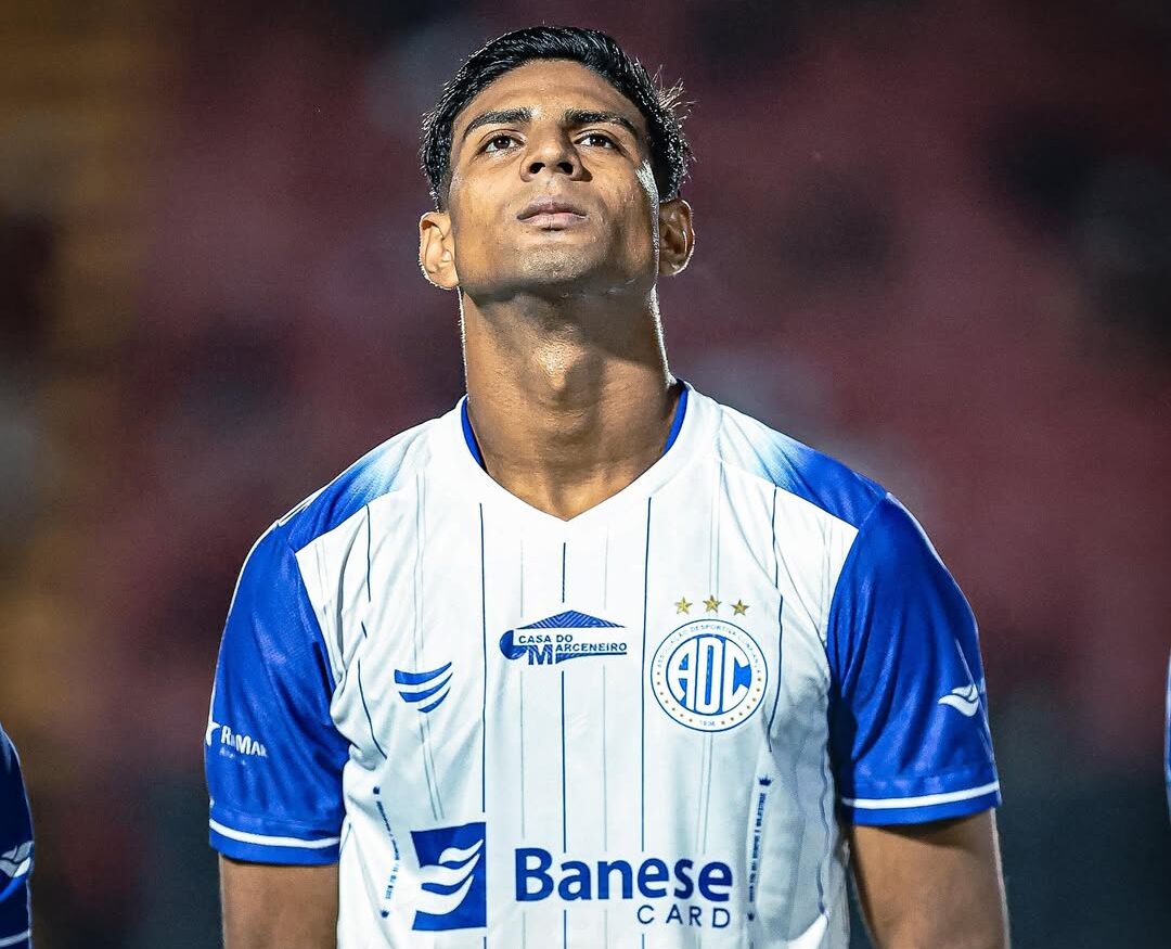 Confiança renova o contrato com o lateral Valdir Júnior e acerta empréstimo ao Atlético-GO