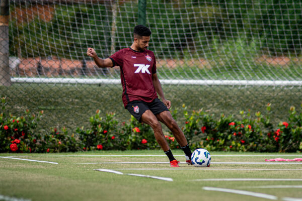 Vitória: Willian Oliveira se recupera de lesão e vira opção contra o Flamengo 1 Willian Oliveira,, volante do Vitória - Foto: Victor Ferreira/EC Vitória