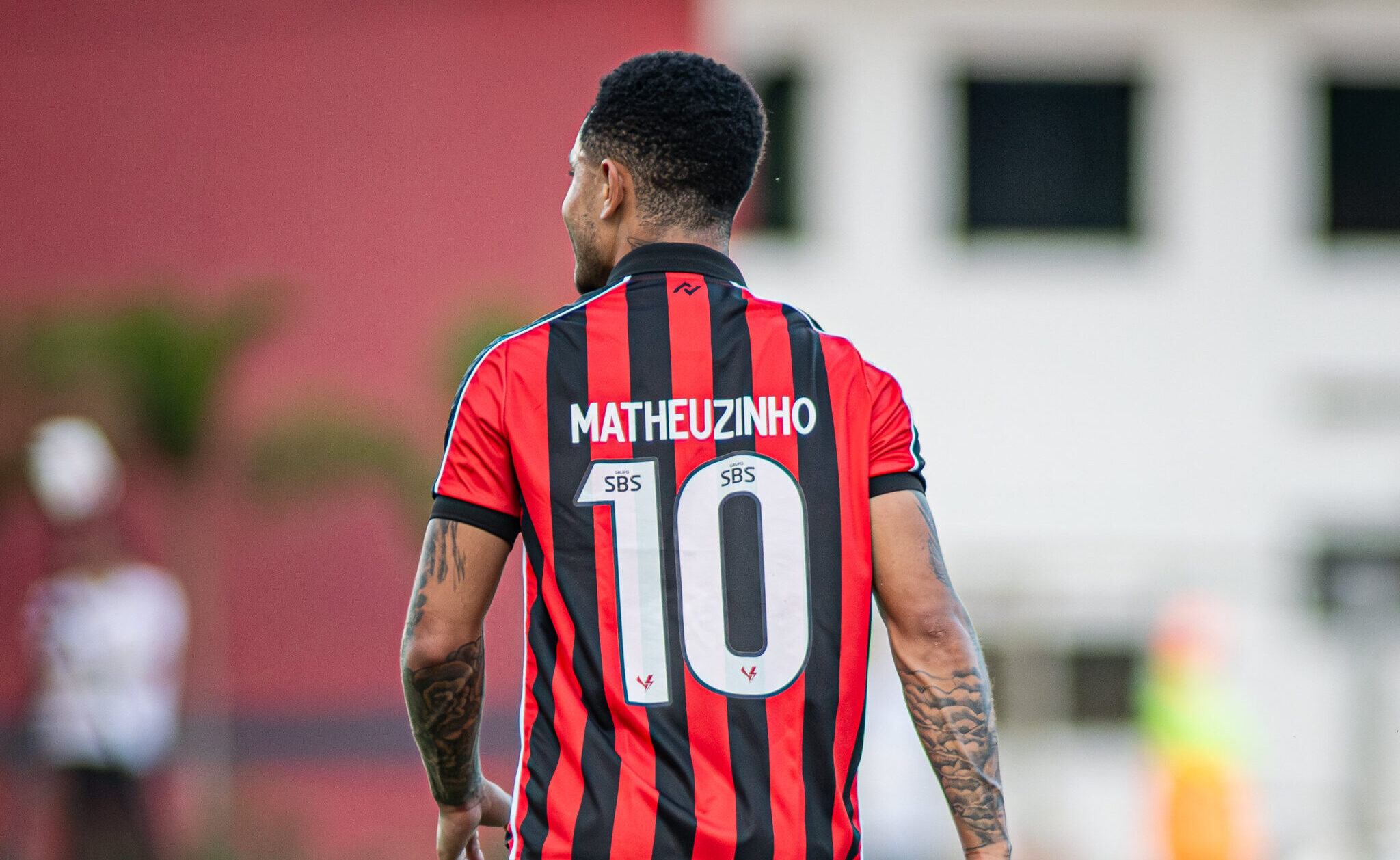 Vitória: Carille despista sobre retorno de Matheuzinho à equipe titular