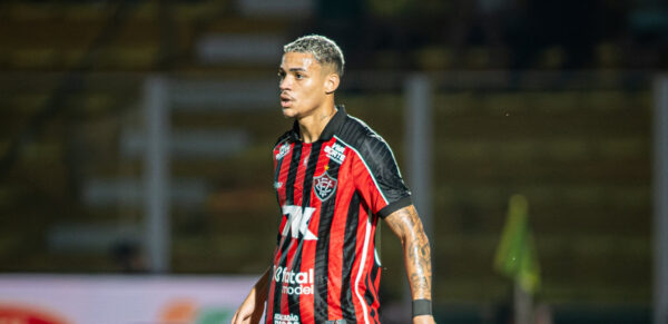 Maykon Jesus desfalca o Vitória contra o Atlético-MG 1 Maykon Jesus, lateral do Vitória - Foto: Victor Ferreira/EC Vitória